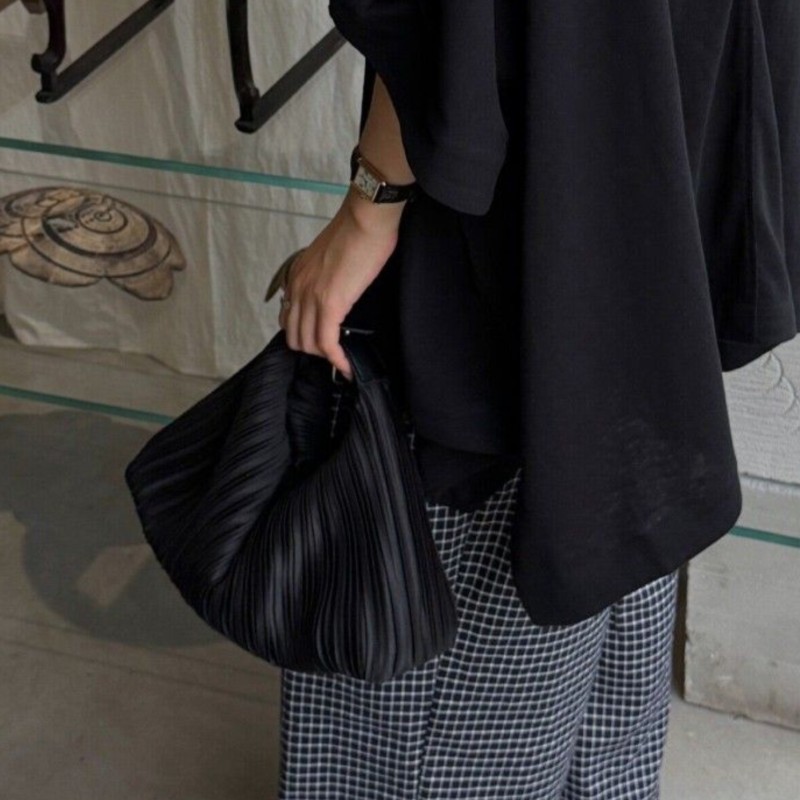 Interior Design High End - Bolsa de Ombro Plissada Fashion Shell
